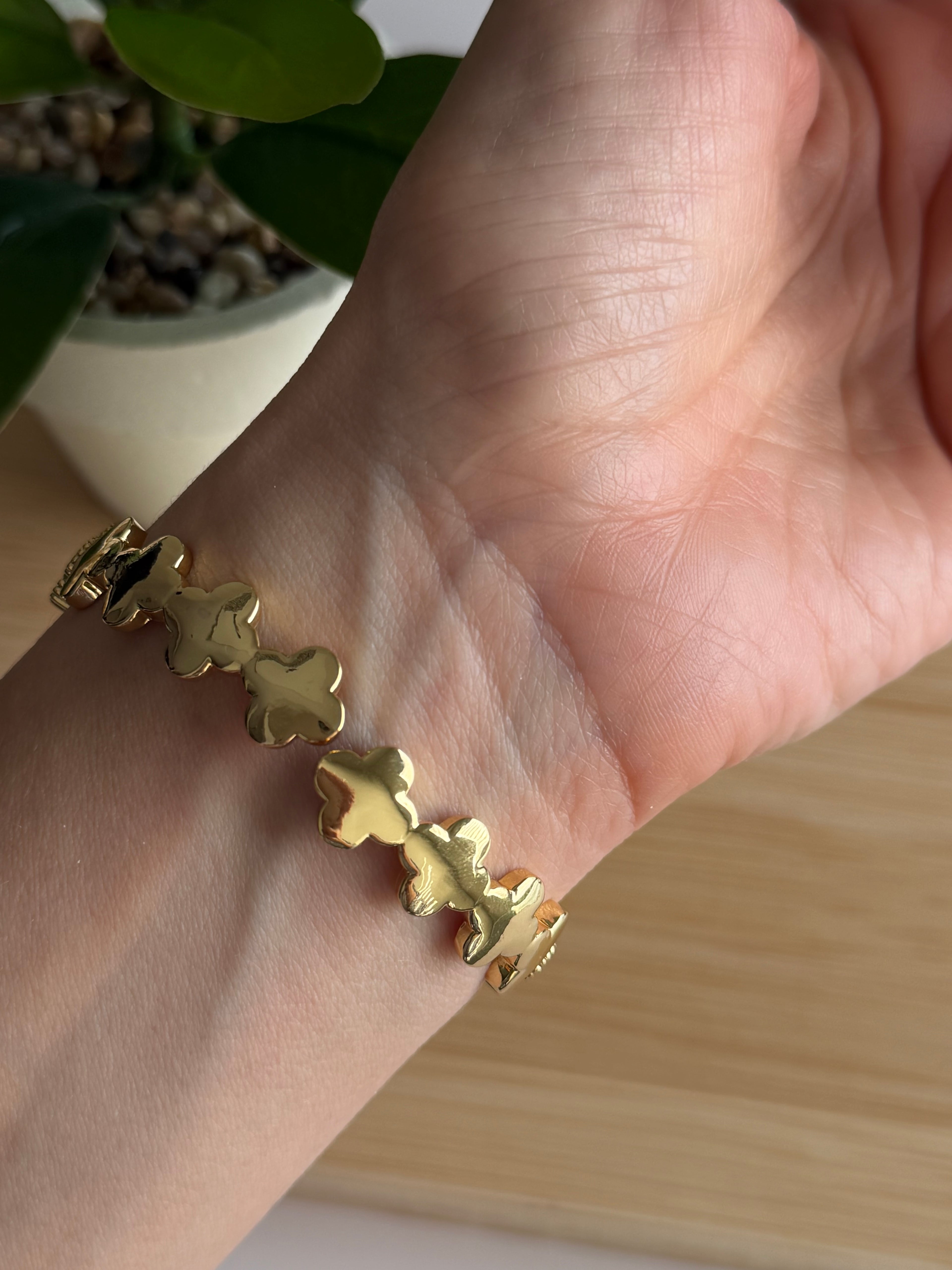 Clover Luxe Pavé Bangle