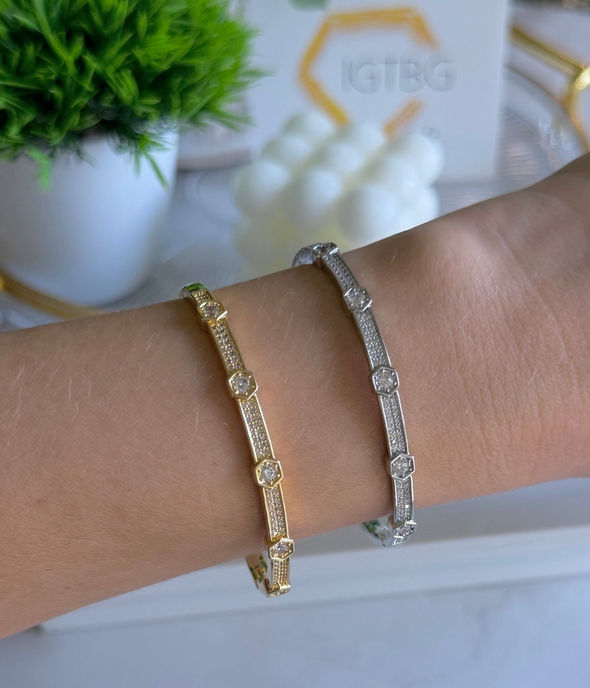 Pavé Geometric Bangle