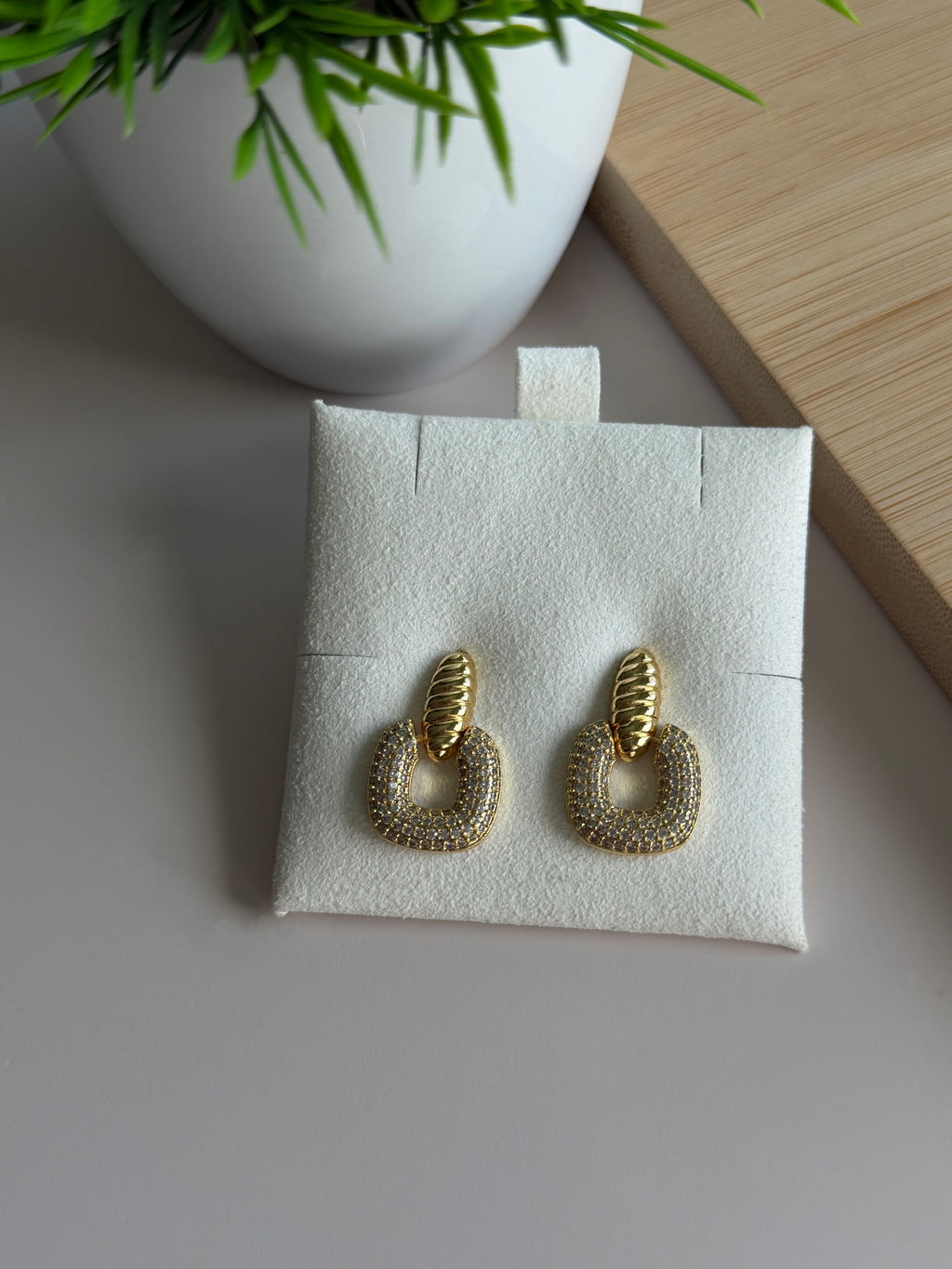 Oval Link Pavé Drop