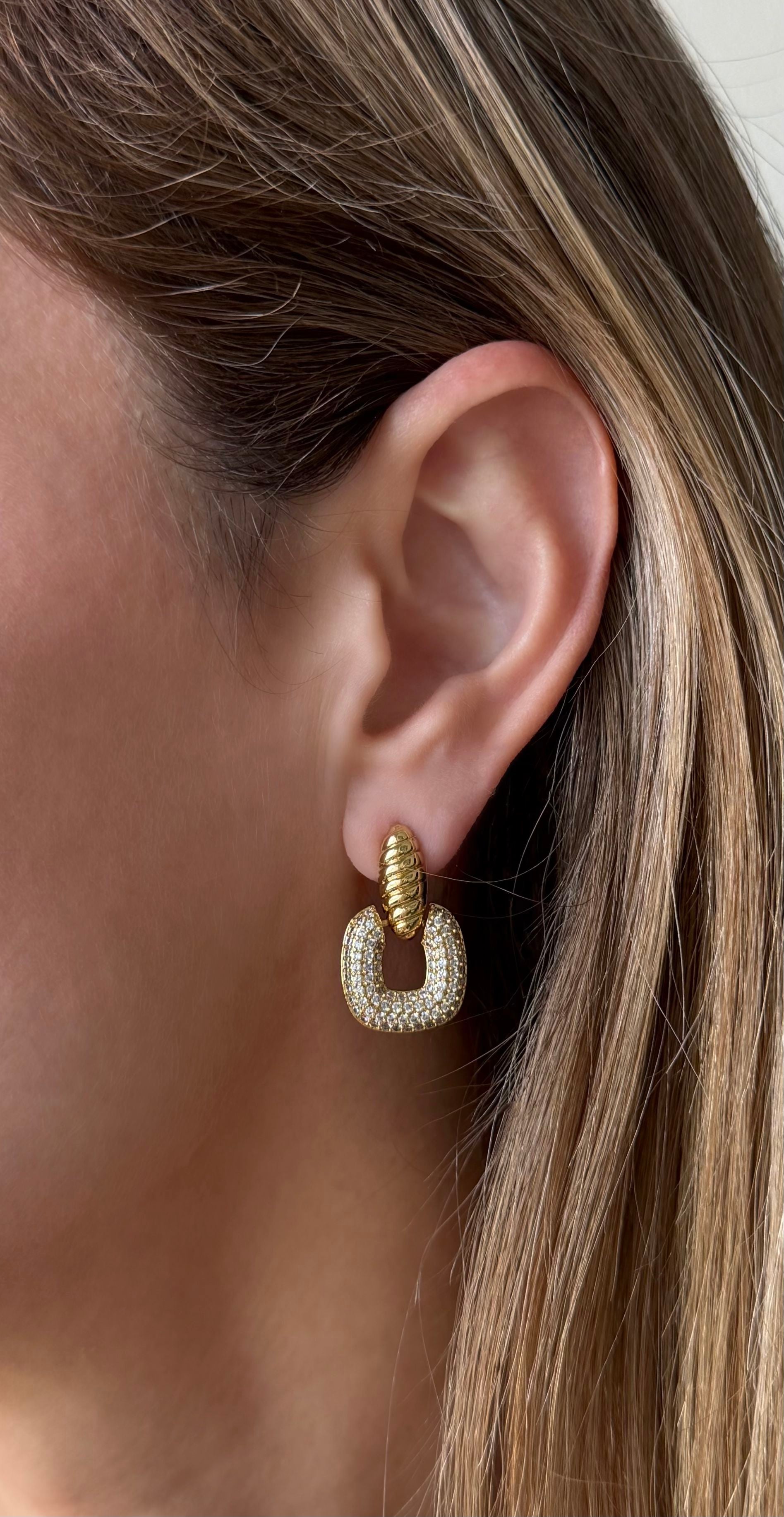 Oval Link Pavé Drop