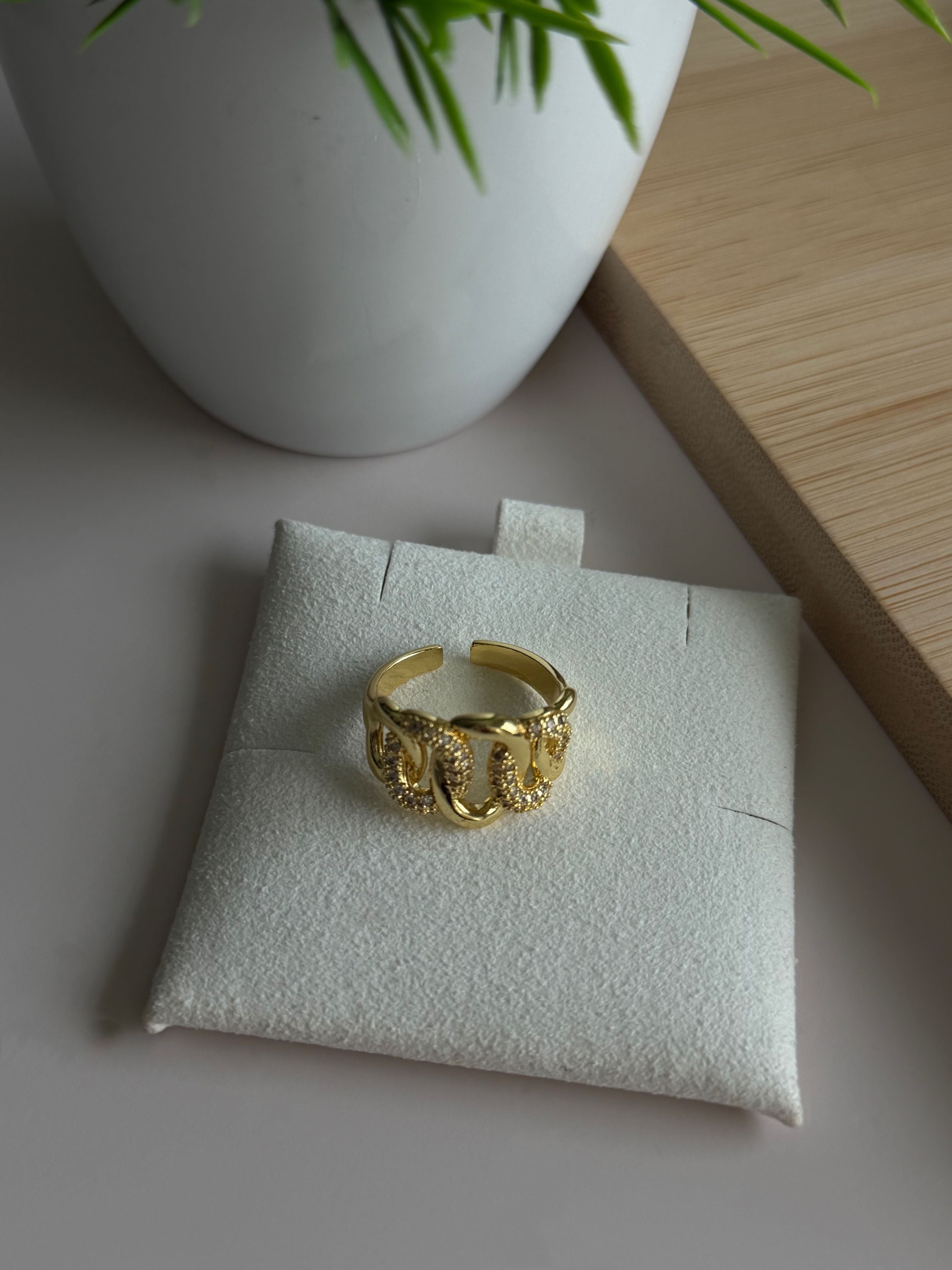 Twisted Chain Band Ring