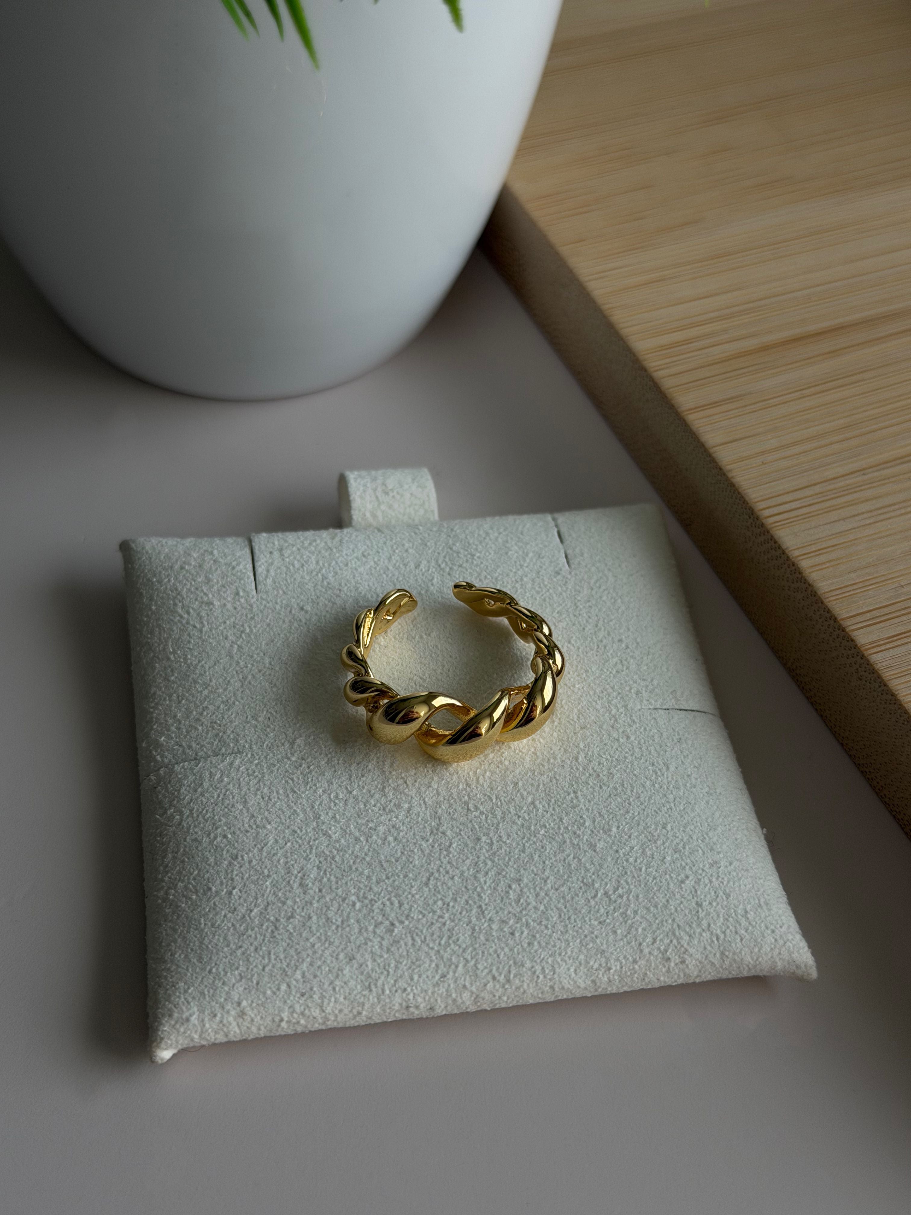 Twisted Chunky Adjustable Ring