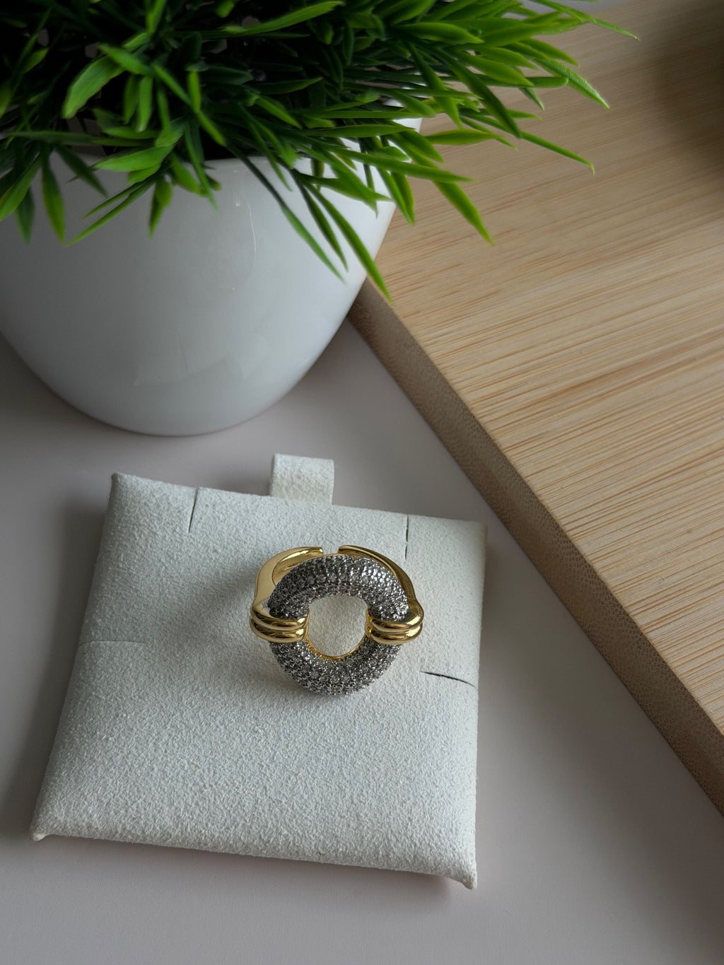 Dual Tone Circle Ring