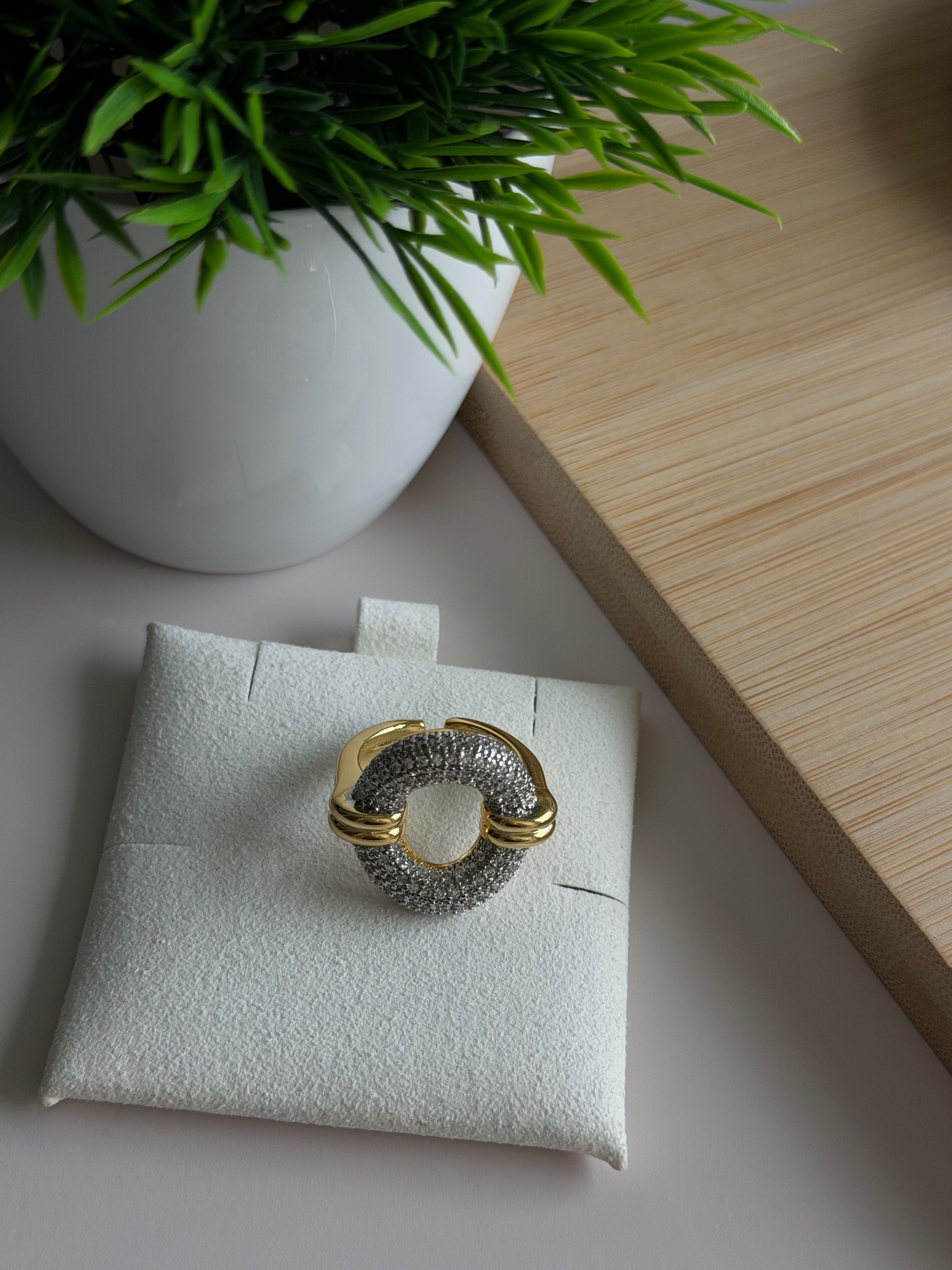 Dual Tone Circle Ring