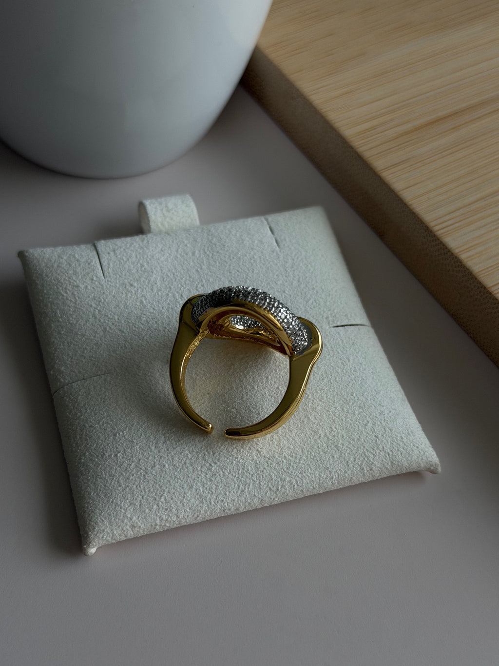 Dual Tone Circle Ring