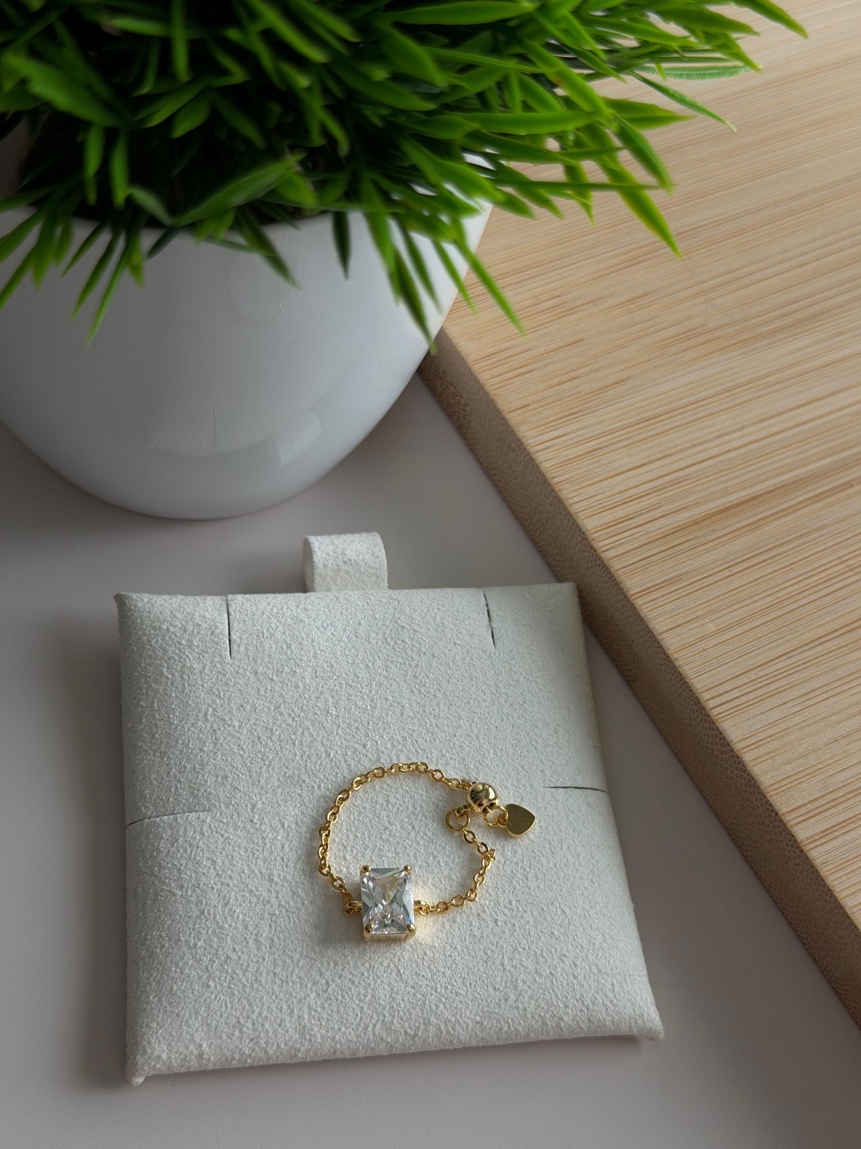 Rectangular Crystal Chain Ring