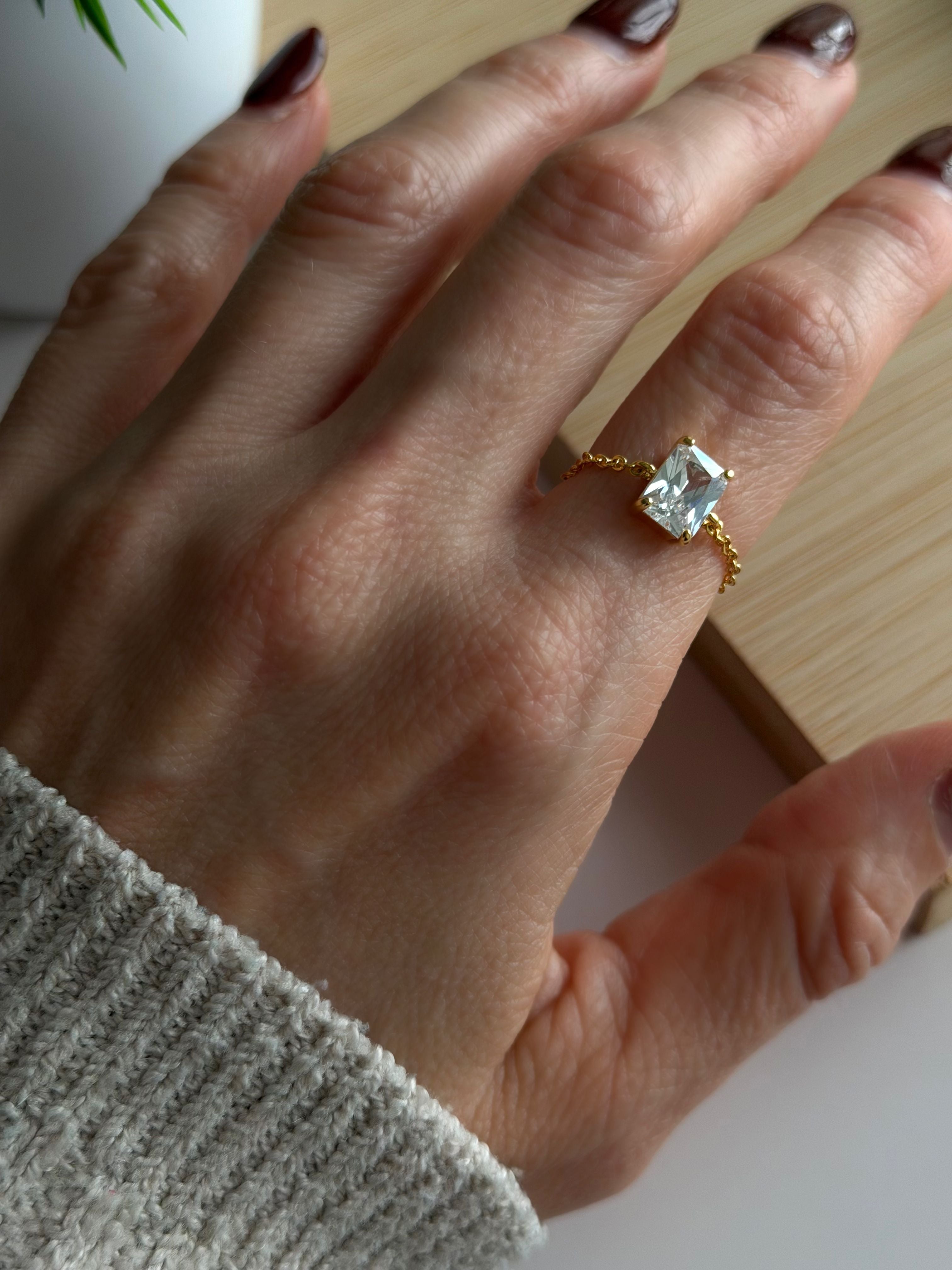 Rectangular Crystal Chain Ring