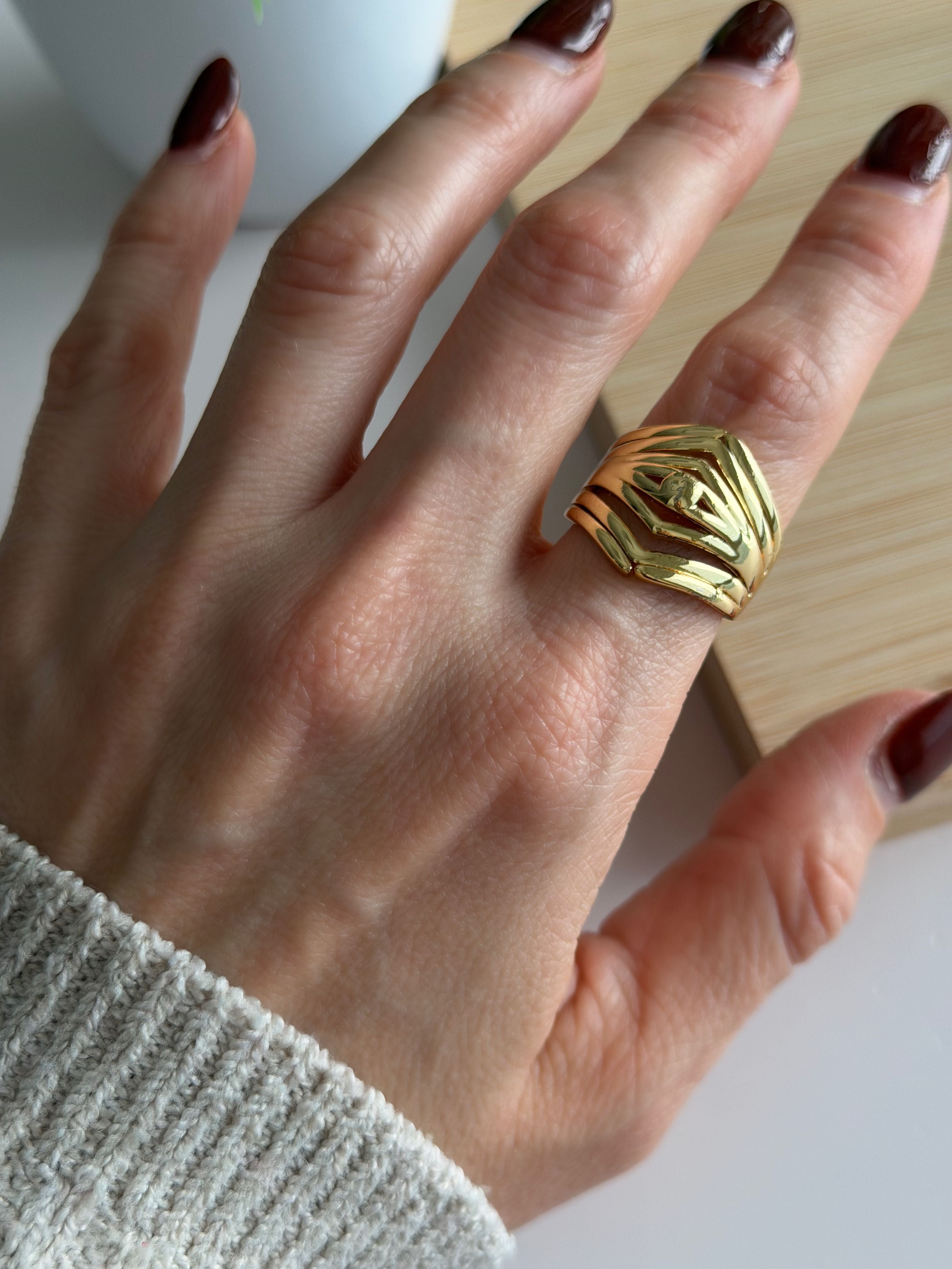 Layered Wave Ring