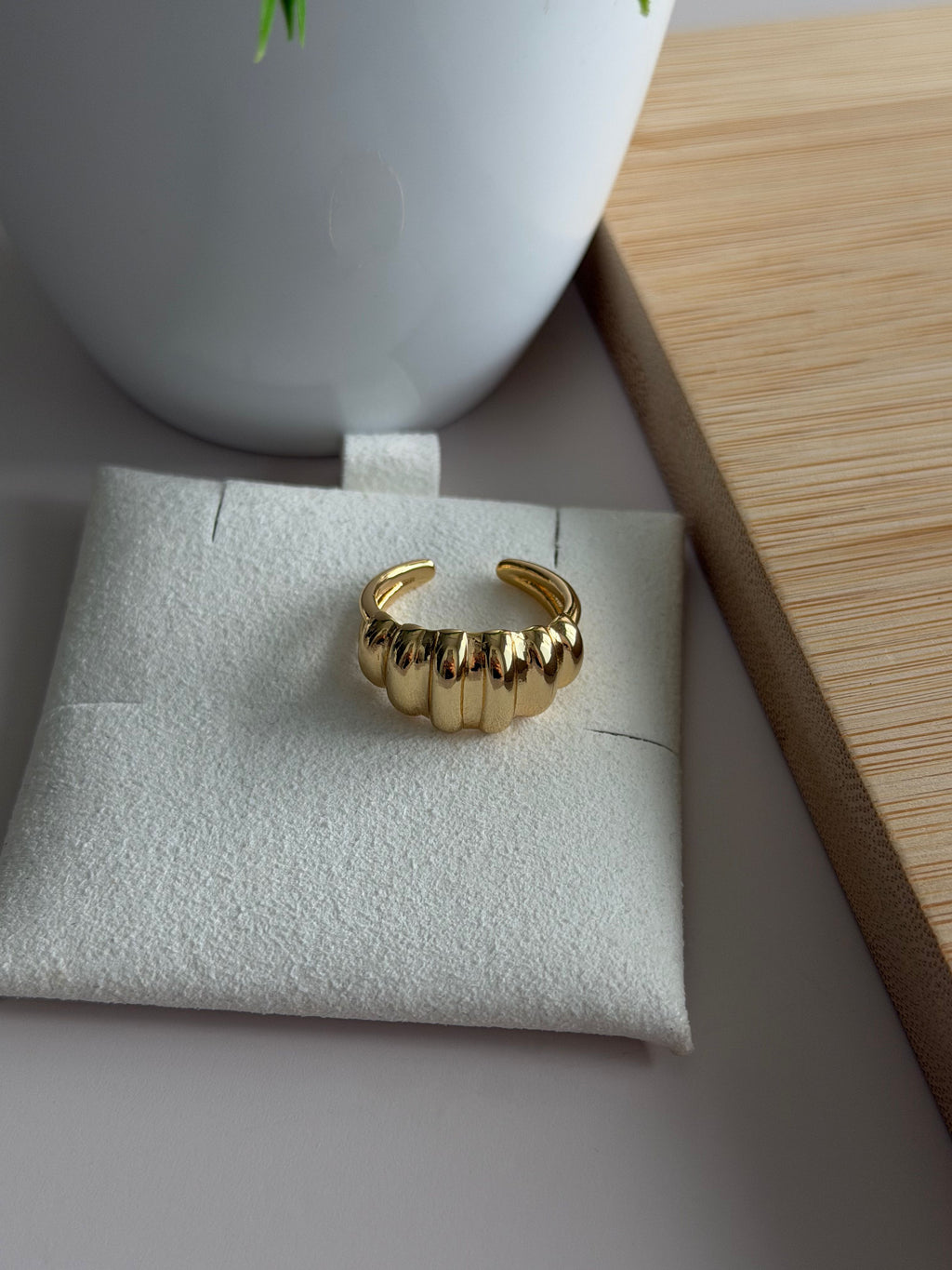 Ribbed Dome Ring