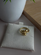 Drop Curve Ring