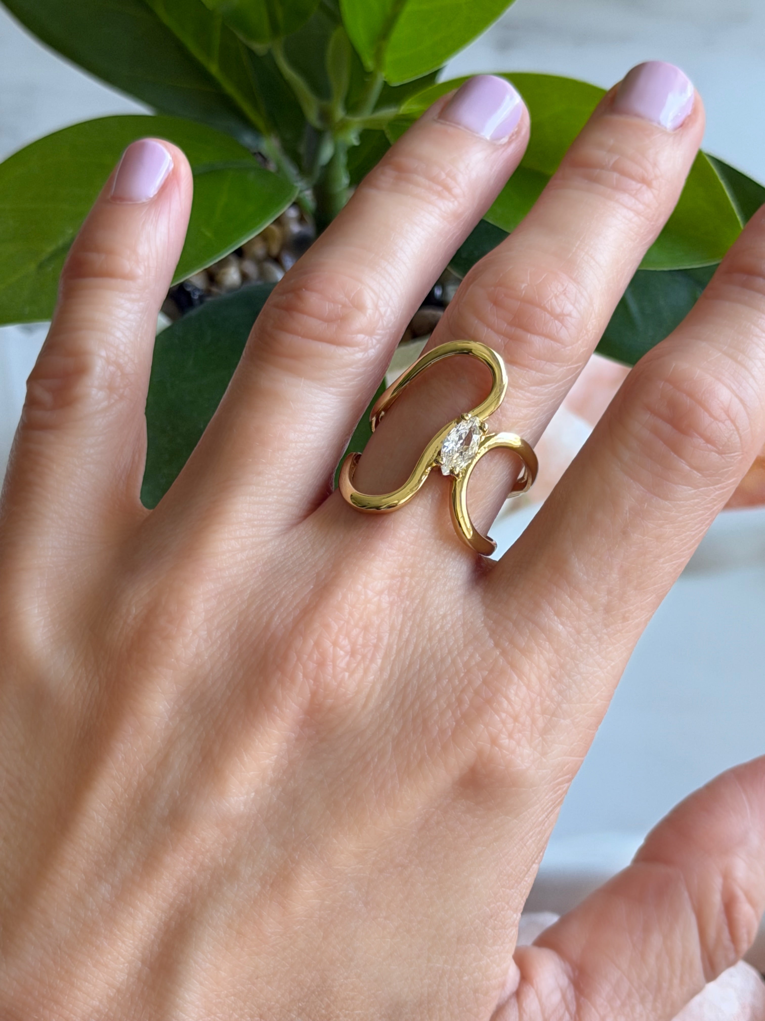 Amara Ring