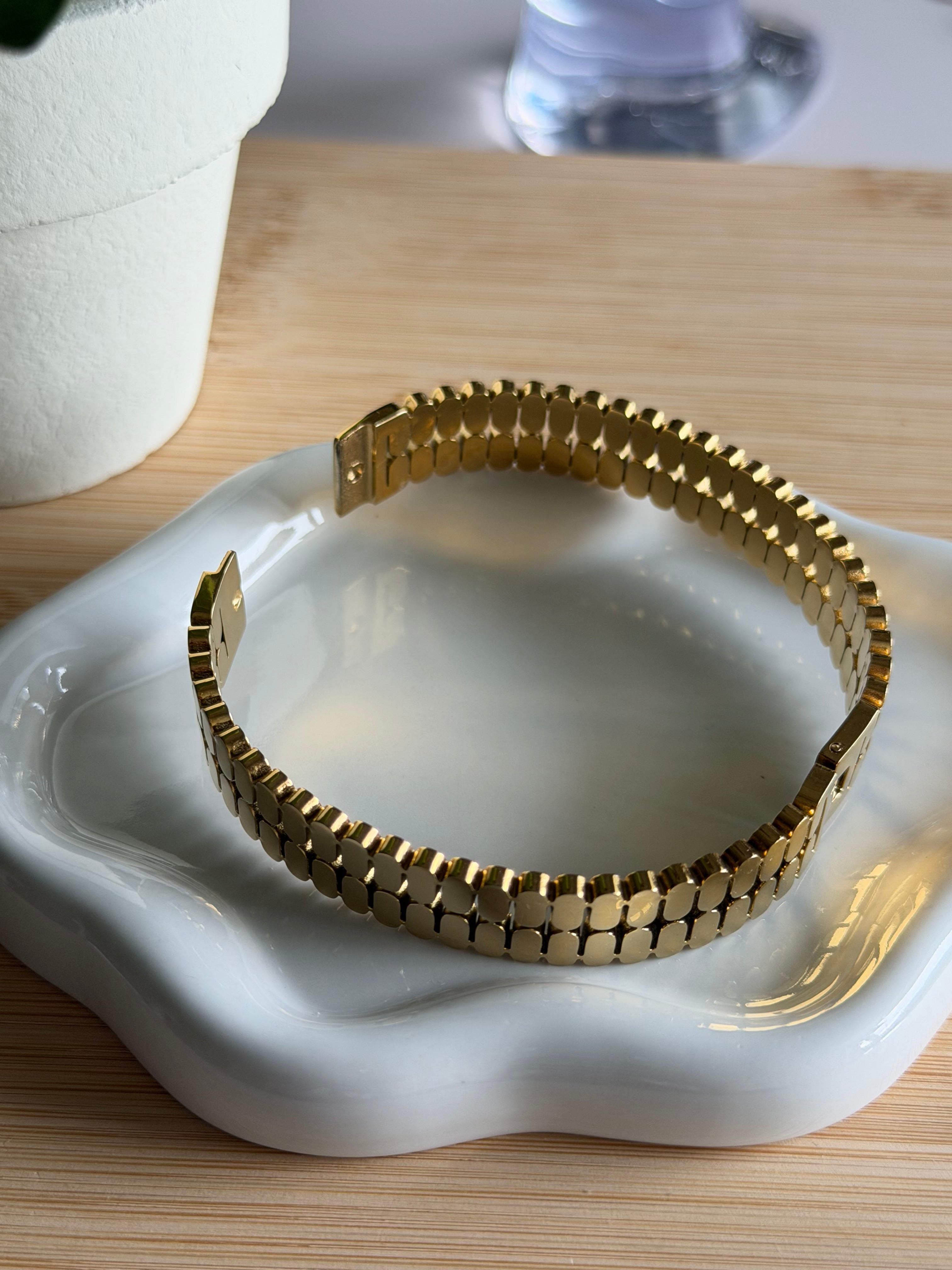 Classic Gold Link Bracelet