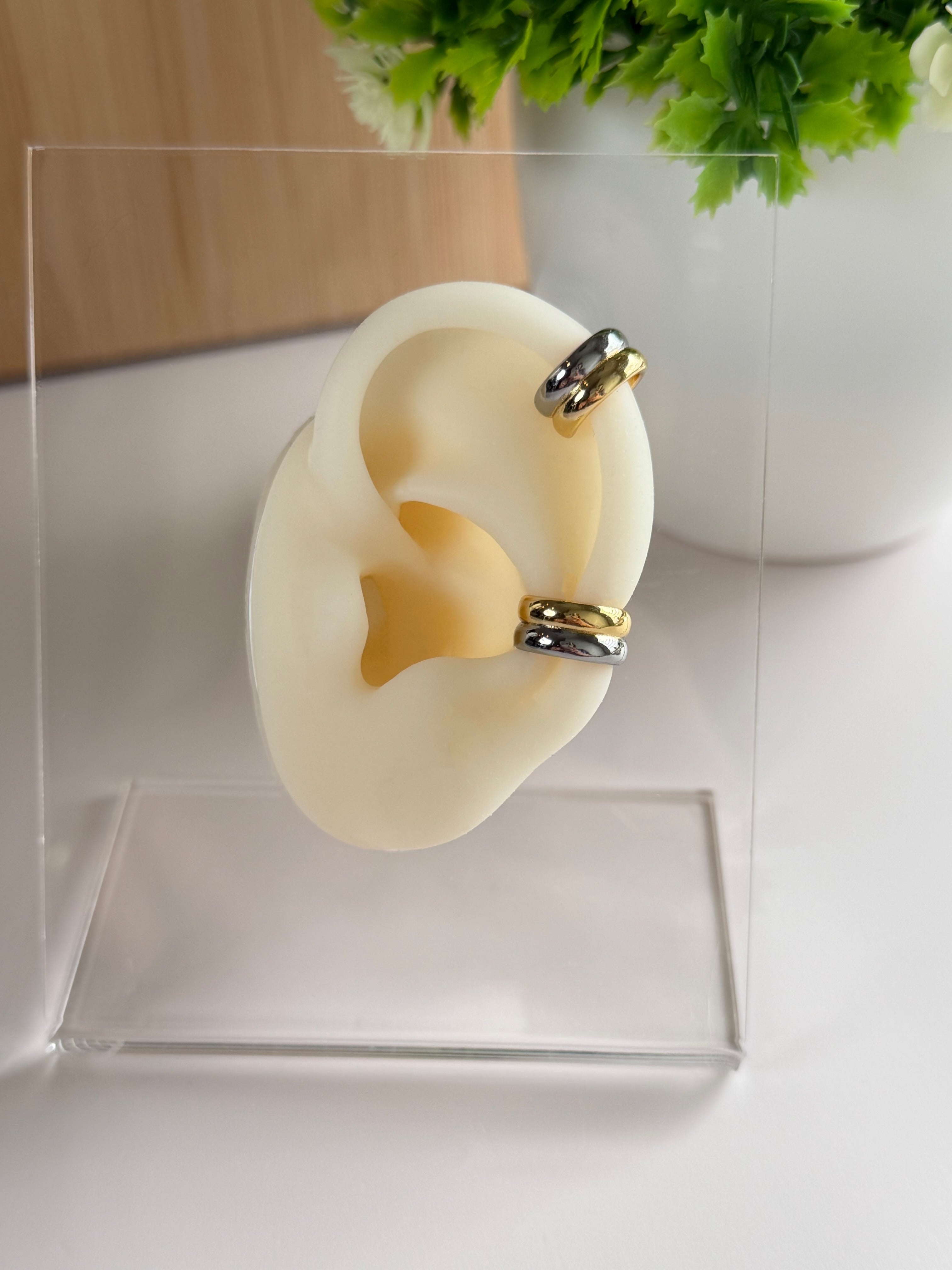 Sleek Metal Ear Cuff