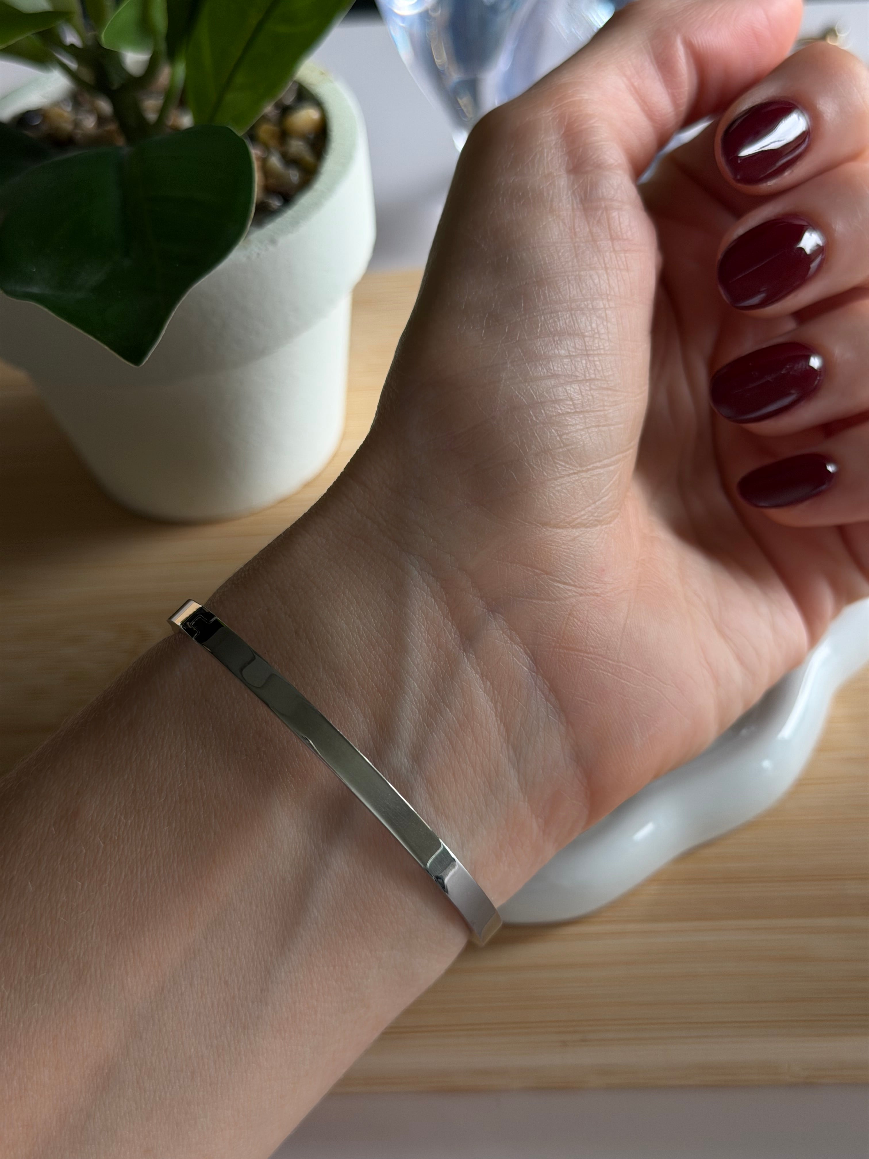 Minimalist Bangle with Zirconia Accents