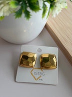 Honeycomb Studs
