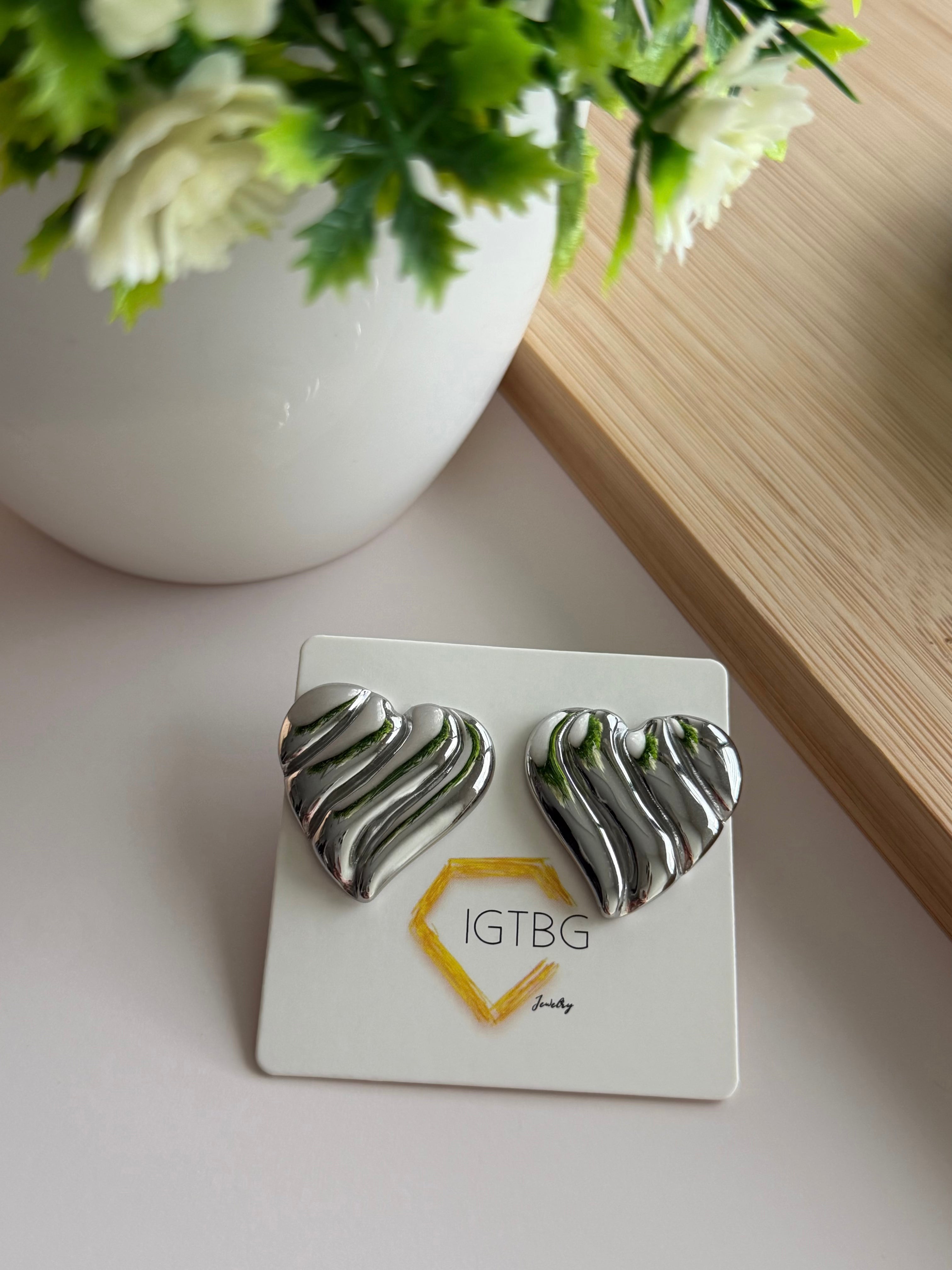 Textured Metallic Heart Stud Earrings