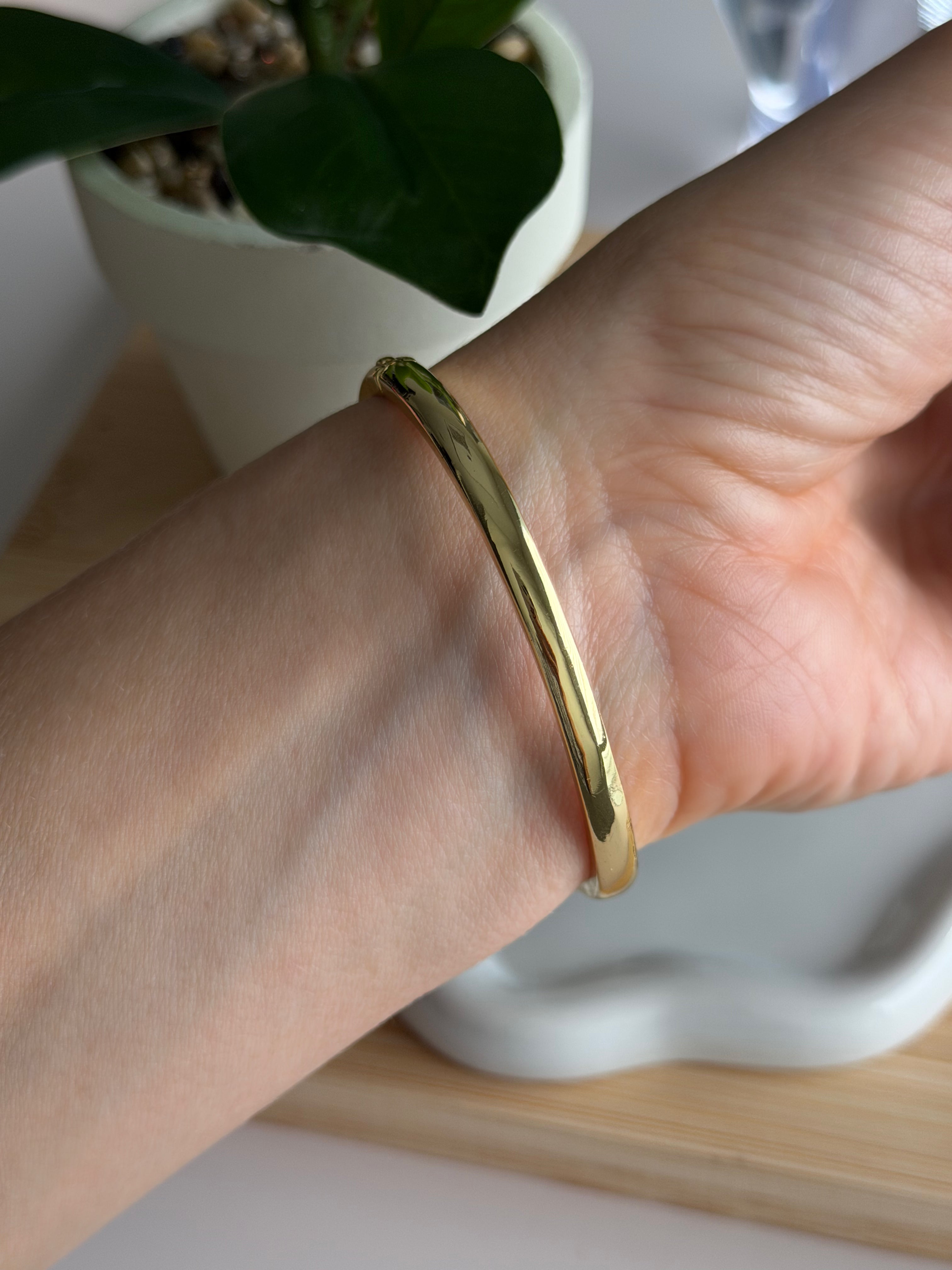 Classic Crystal Gold Bangle