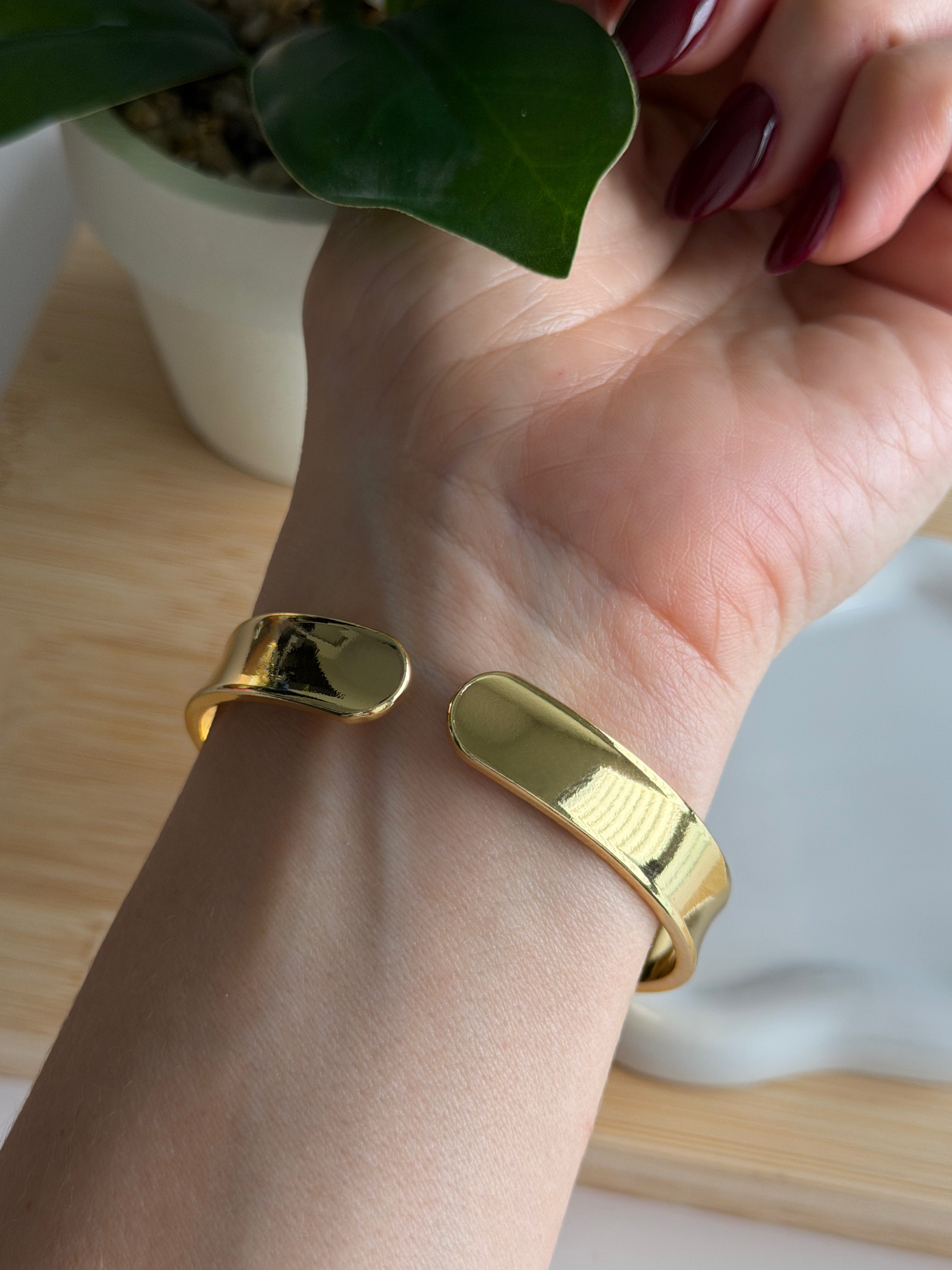 Smooth Gold Cuff